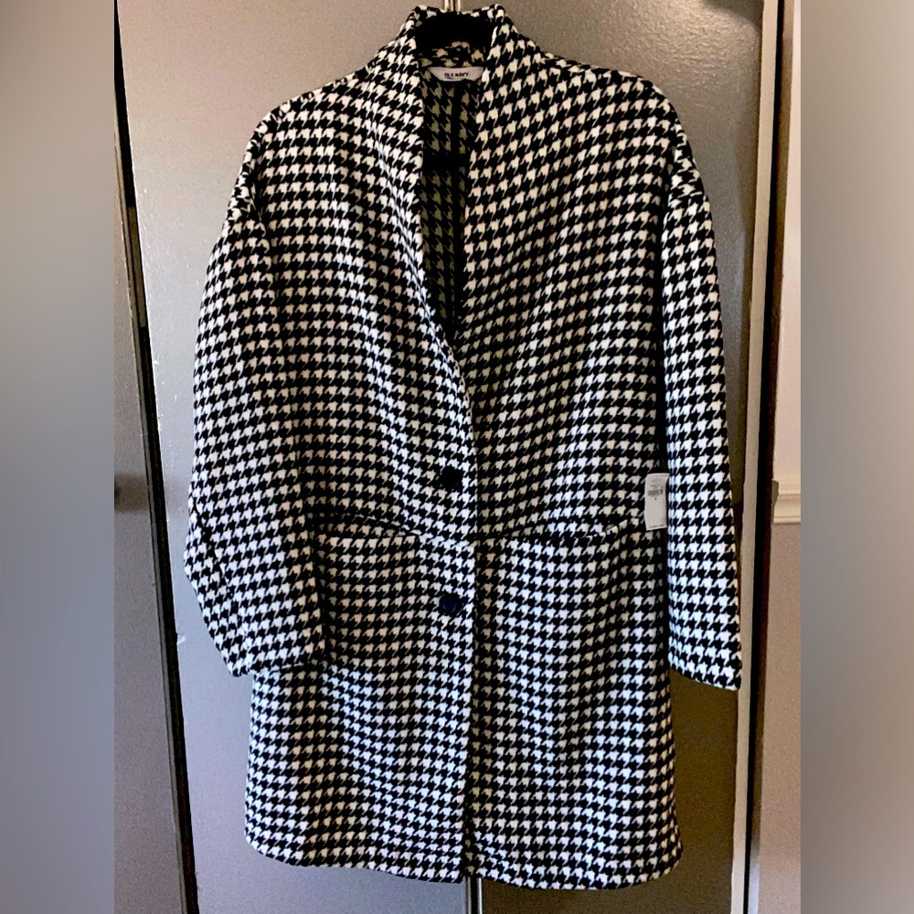 Women’s gingham print black and white coat